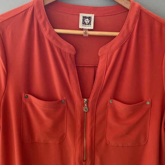 Gorgeous Anne Klein woman’s short sleeve zip front Henley - Picture 2 of 5